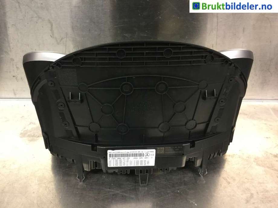 Instrumentpanel til Mercedes C-Klasse 2014-2018 (Fase 1) (W205) (W205) (MERCEDES|A 205 900 47 28|A2C10615900|)