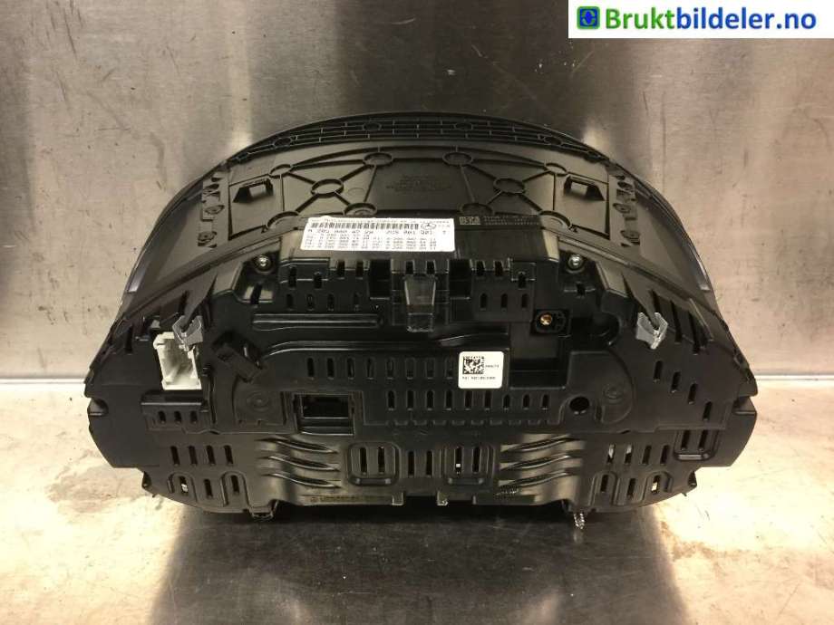 Instrumentpanel til Mercedes C-Klasse 2014-2018 (Fase 1) (W205) (W205) (MERCEDES|A 205 900 47 28|A2C10615900|)