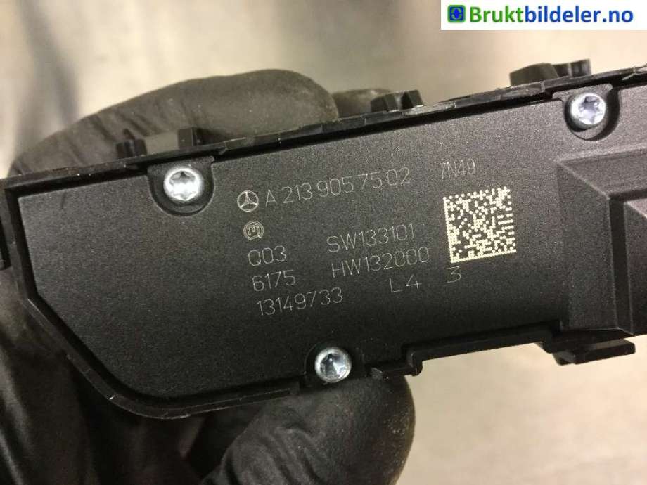 Bryter setevarme til Mercedes C-Klasse 2014-2018 (Fase 1) (W205) (W205) (MERCEDES|A 213 905 75 02|)