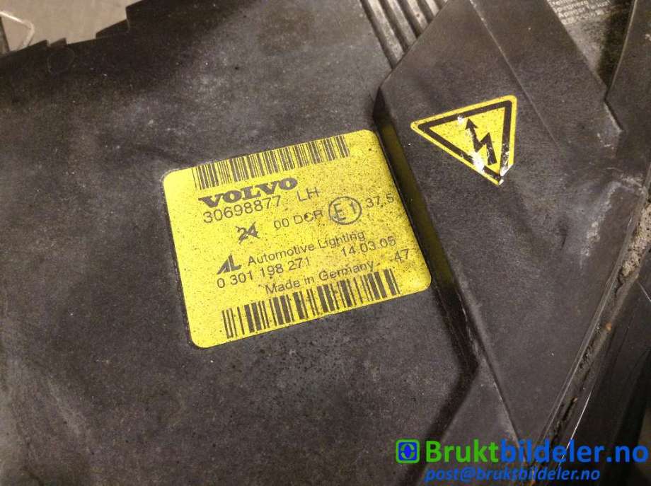 Frontlykt venstre xenon til Volvo V50 2004-2007 (Fase 1)  (30698877|0 301 198 271|)