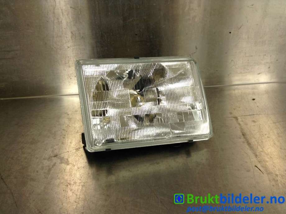 Frontlykt høyre halogen til Volvo 740 1988-1992 (1392711|1 305 321 903|)