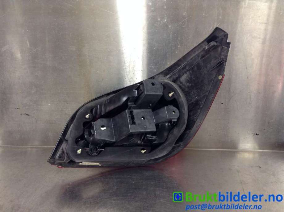 Baklykt venstre til BMW 5-Serie 2003-2010 (E60/E61) (E60/E61) (7 165 737|)