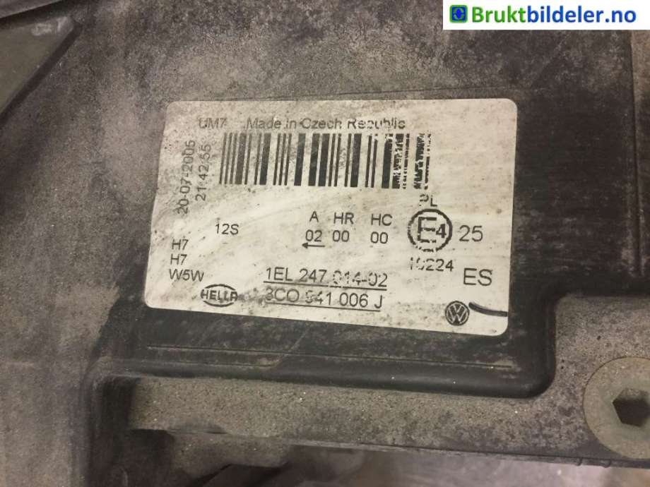 Frontlykt høyre halogen til VW Passat 2005-2010 (B6) (B6) (3C0 941 006 J|)