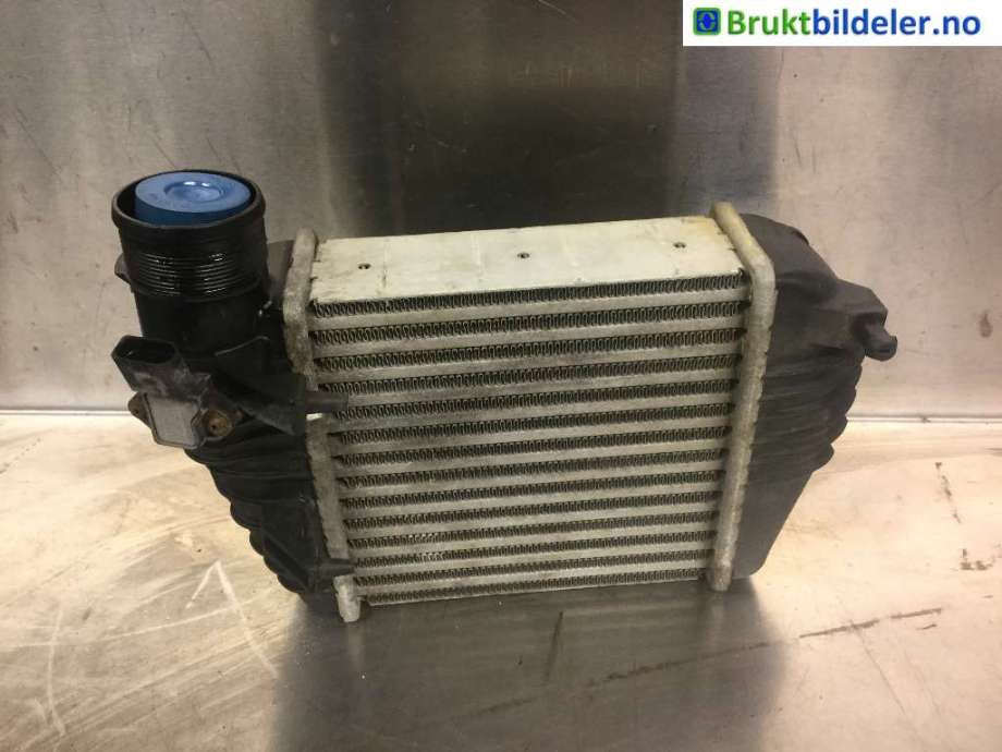 Intercooler til Audi A6 2008-2011 (Type III, Fase 2) (C6) (C6) (AUDI|4F0 145 805 AC|)