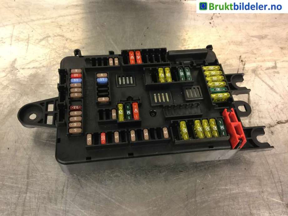 Sikringsboks til BMW 3-Serie 2012-2018 (F30/F31/F34) (F30/F31/F34) (BMW|61 14 9 337 880|)