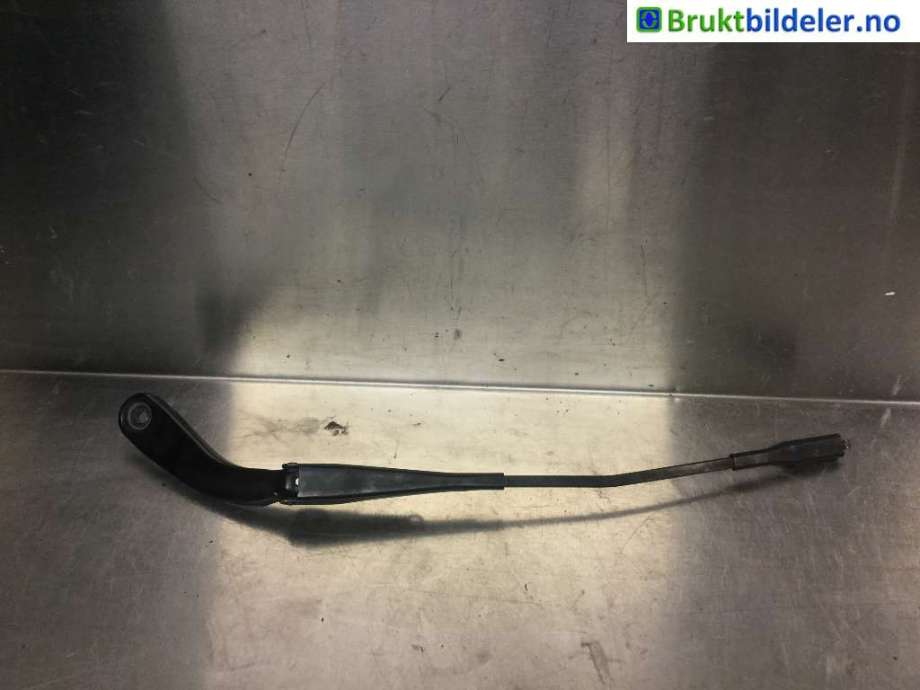 Viskerarmer frontrute til BMW 3-Serie, 2012-2018 (F30/F31/F34) (F30/F31/F34) (BMW|61 61 7 286 105)