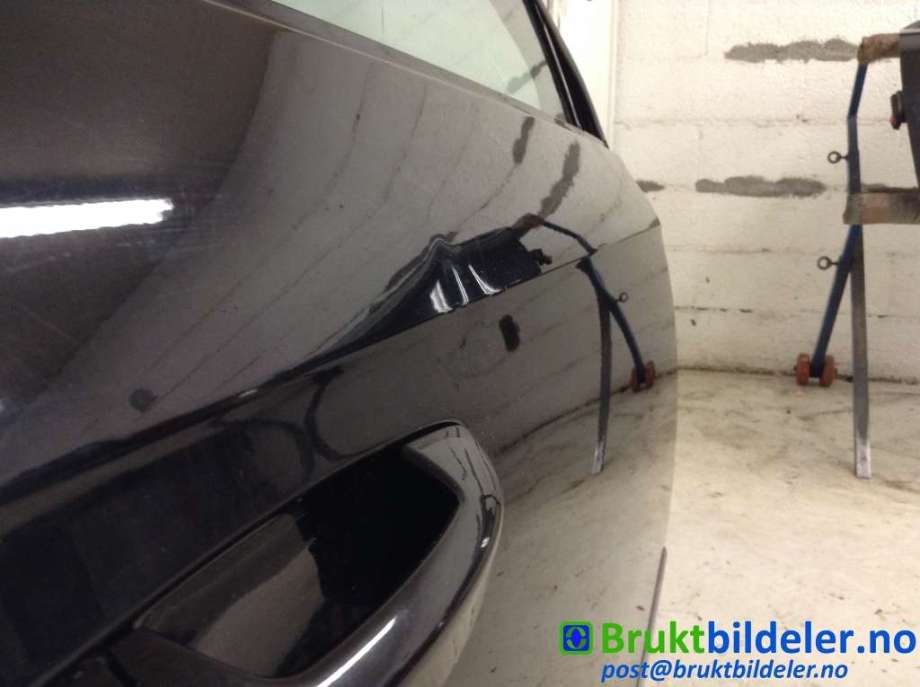 Dør høyre foran til VW Passat 2005-2010 (B6) (B6) (VOLKSWAGEN|3C4 831 056 J|)