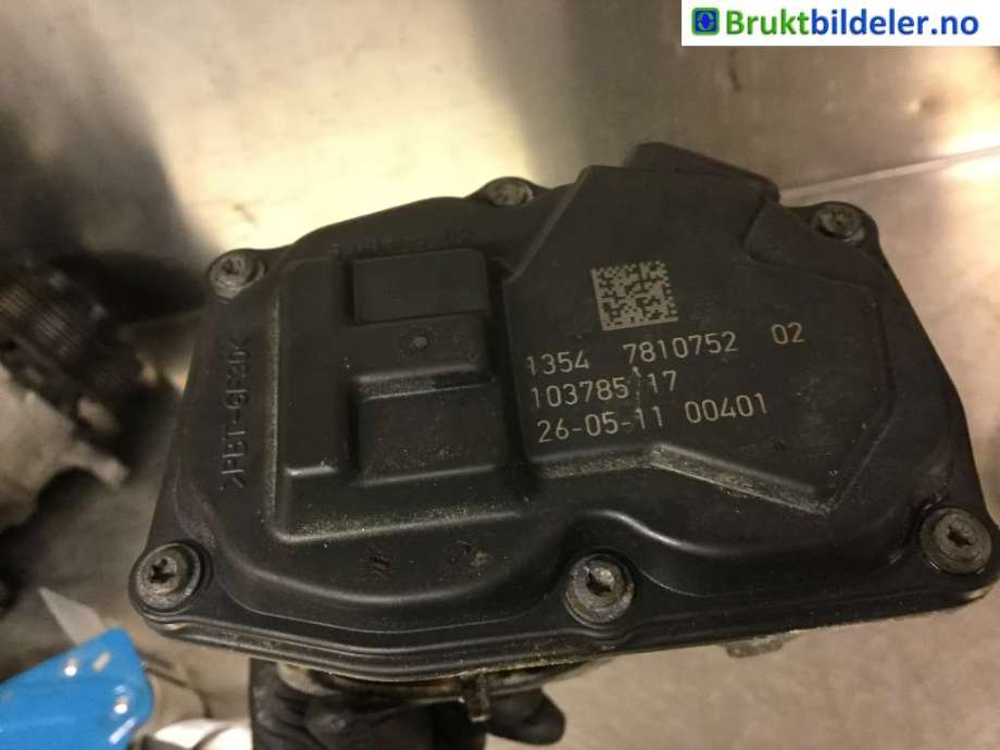 Spjeldhus til BMW 3-Serie 2005-2011 (E90/E91/E92/E93) (E90/E91/E92/E93) (BMW|13 54 7 810 752|)