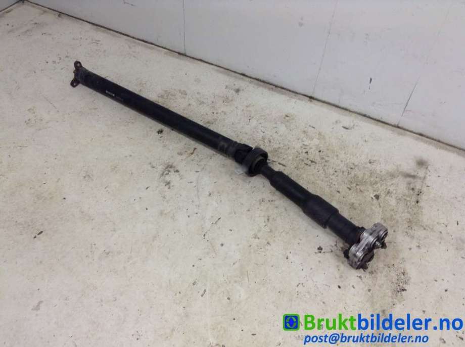 Mellomaksel til BMW 3-Serie, 2012-2018 (F30/F31/F34) (F30/F31/F34) (BMW|7647709-01)