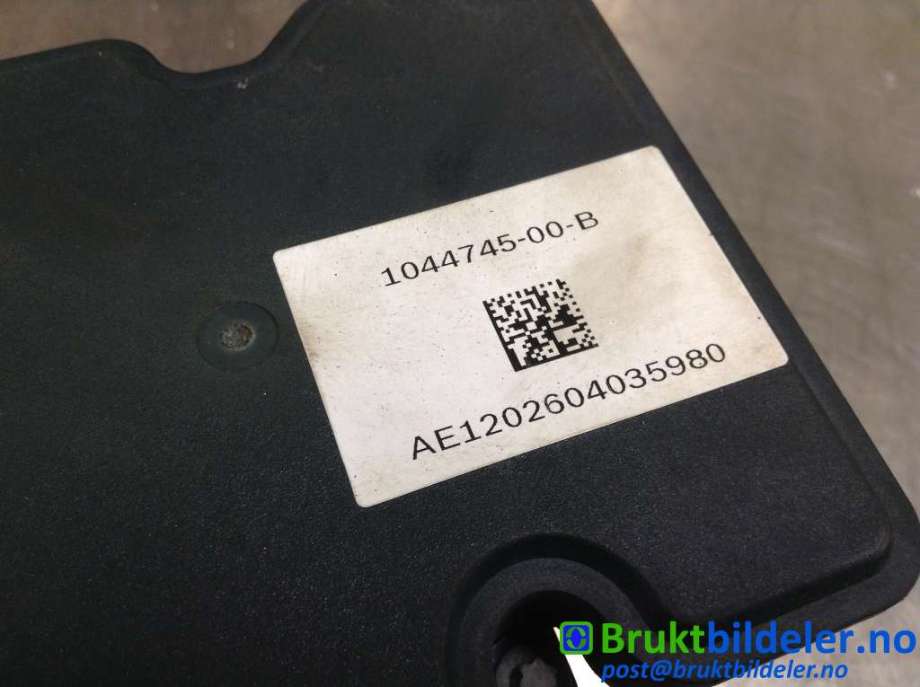 ABS sentral til Tesla Model 3 2018-2023 (Fase 1)  (TESLA|1044745-00-B|0 265 956 665|2 265 106 527)