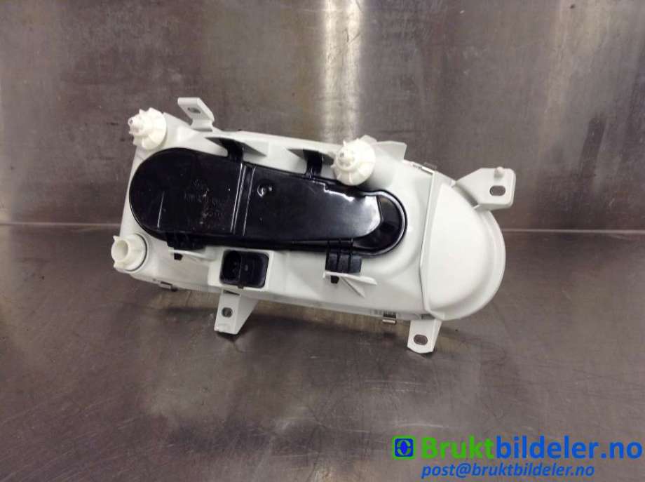 Frontlykt venstre halogen til VW Golf III 1992-1997 (1H6 941 017 AF|1DJ 007 460-09|)