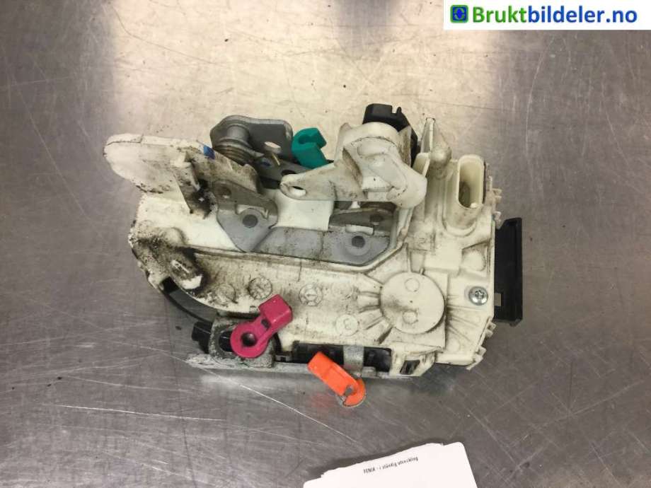 Låsekasse venstre foran til Jeep Compass 2012-2016 (Type I, Fase 2)  (JEEP|P04589417AH|)