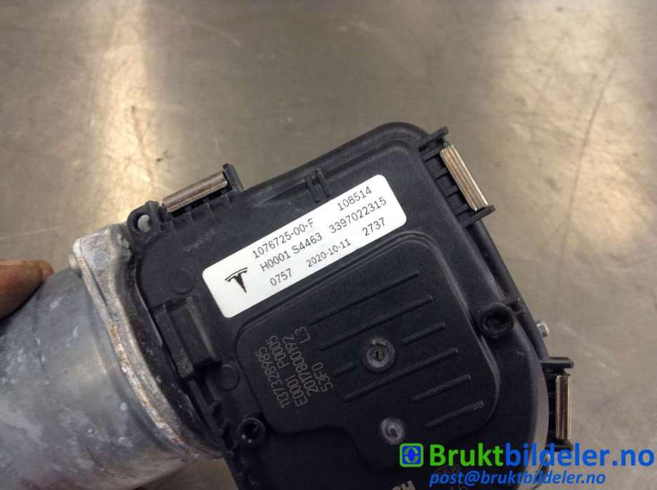 Viskermotor frontrute til Tesla Model 3 2018-2023 (Fase 1)  (TESLA|1076725-00-F|1 397 225 016|)