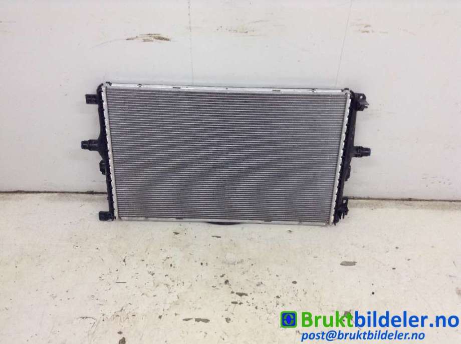 Radiator (automat gir) til Tesla Model 3 2018-2023 (Fase 1)  (TESLA|1494175-00-A|NT749001|)