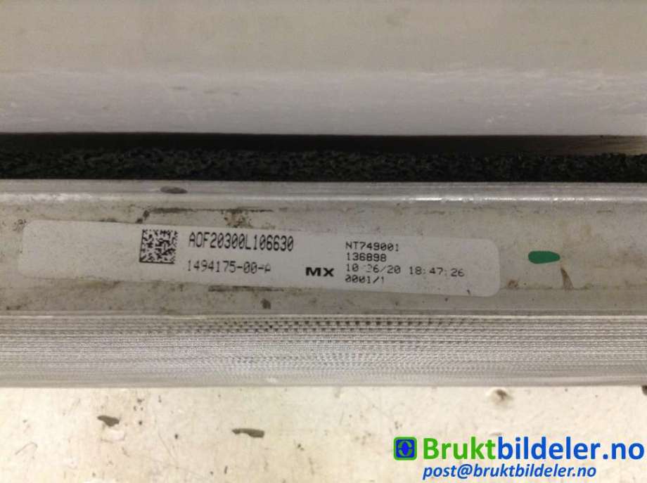 Radiator (automat gir) til Tesla Model 3 2018-2023 (Fase 1)  (TESLA|1494175-00-A|NT749001|)
