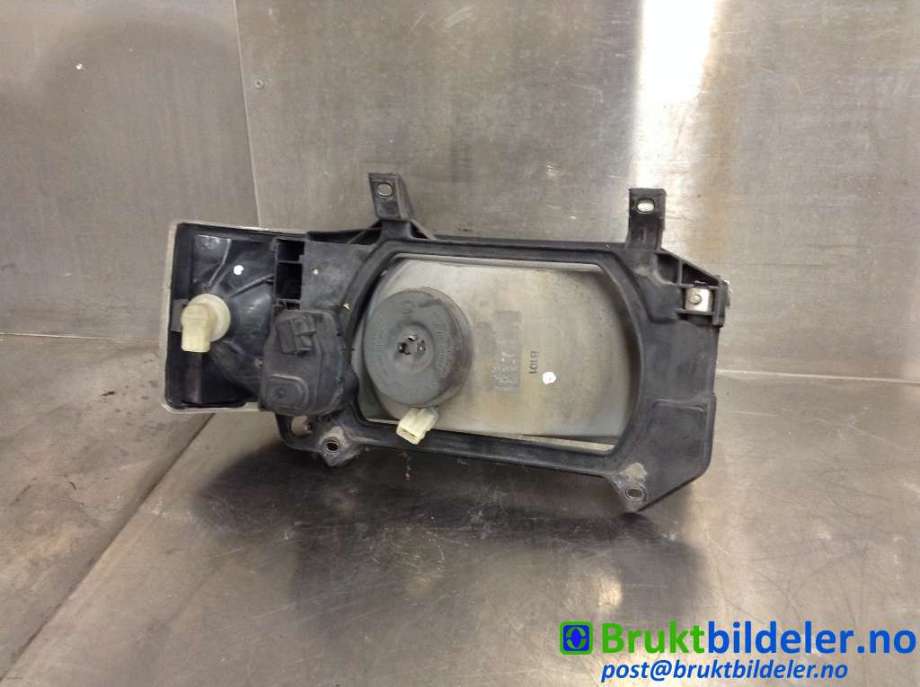 Frontlykt venstre halogen til VW Transporter / Caravelle 1990-2003 (T4) (T4) (VOLKSWAGEN|)