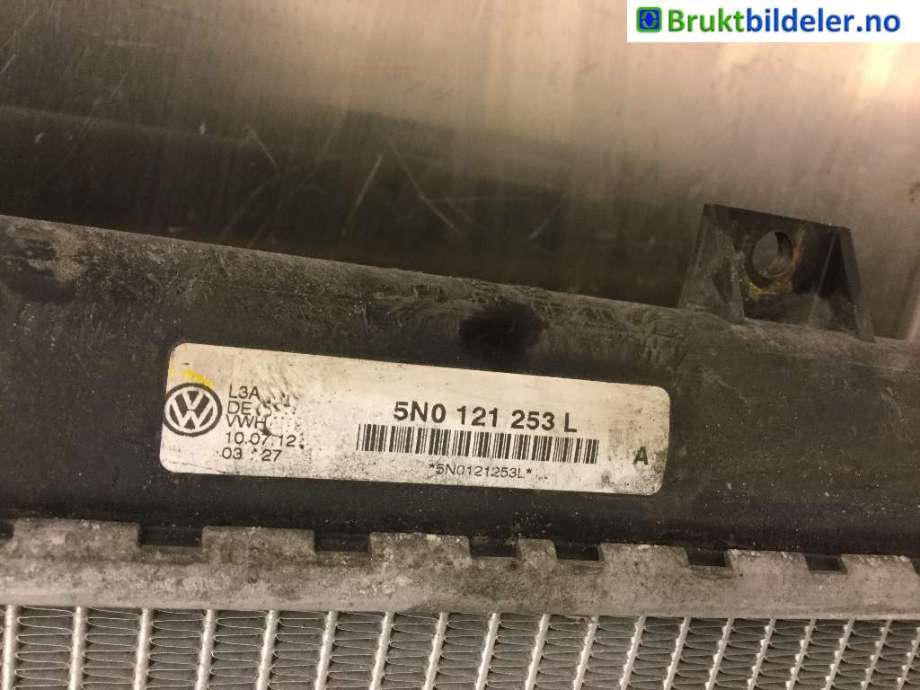 Radiator (manuell gir) til VW Tiguan 2011-2016 (Type I, Fase 2)  (VOLKSWAGEN|5N0 121 253 L|)