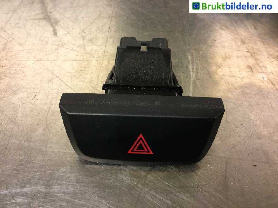 Bryter nødblink til Isuzu D-Max, 2012-2017 (Type II, Fase 1)  (ISUZU|)