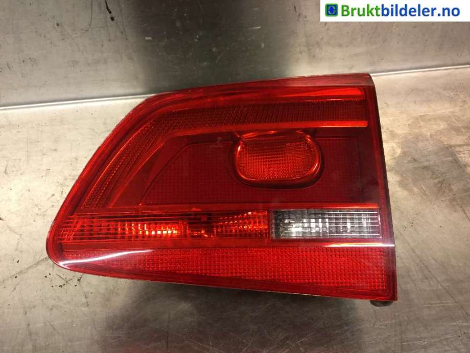 Baklykt høyre indre til VW Touran, 2010-2015 (Type I, Fase 3)  (VOLKSWAGEN|1T0 945 094)