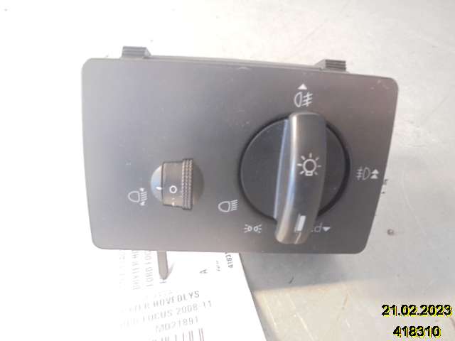 Bryter lys til Ford Focus, 2008-2010 (Type II, Fase 2)  (FORD|7M5T-13A024-LA)