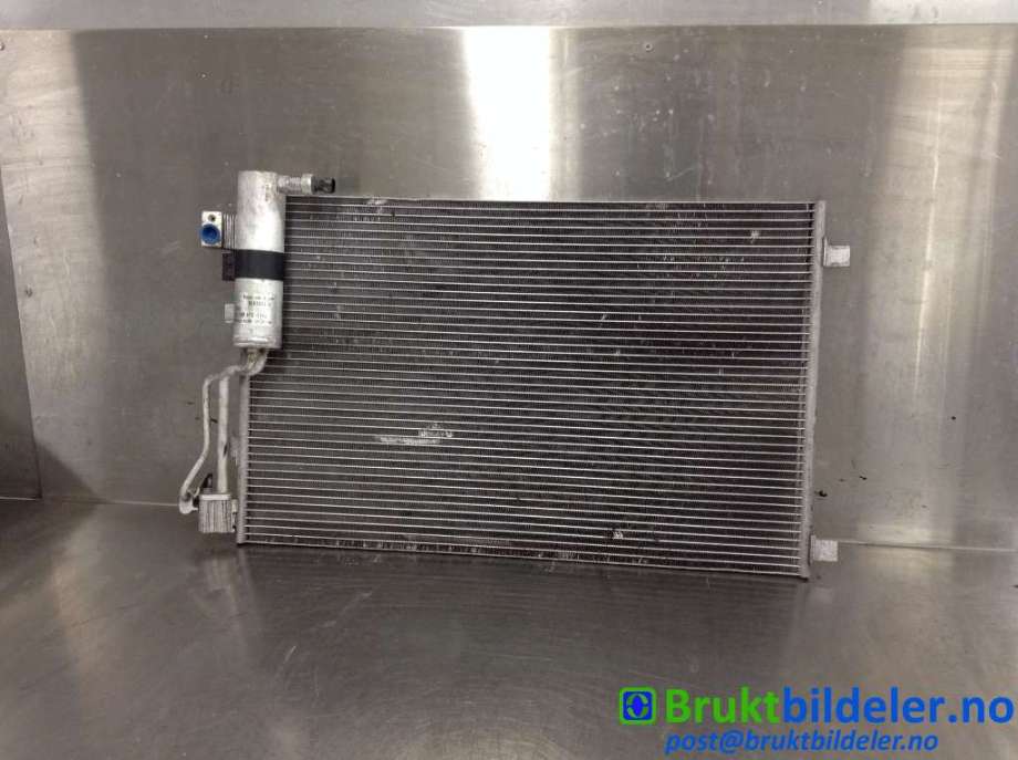Aircondition radiator til Nissan Qashqai 2007-2010 (Type I, Fase 1)  (NISSAN|92100-JD500|995889U A|)