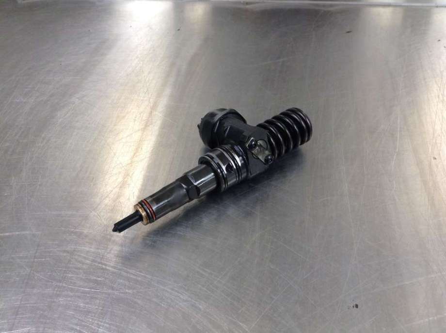 Dyse innsprøyting diesel til VW Golf V, Combi, 2003-2008 (VOLKSWAGEN|038 130 073 AG)
