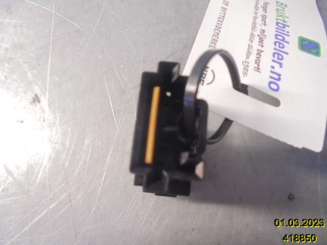 Bryter tåkelys til Mitsubishi Colt 2004-2008 (Type VII, Fase 1) (MITSUBISHI|MN140428|)