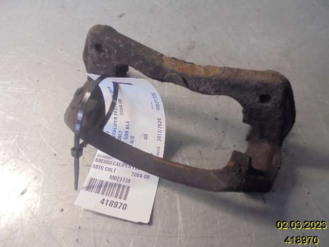 Bremsecaliper brakett til Mitsubishi Colt, 2004-2008 (Type VII, Fase 1)  (MITSUBISHI|4605A067)