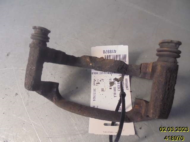 Bremsecaliper brakett til Mitsubishi Colt 2004-2008 (Type VII, Fase 1)  (MITSUBISHI|4605A067|)