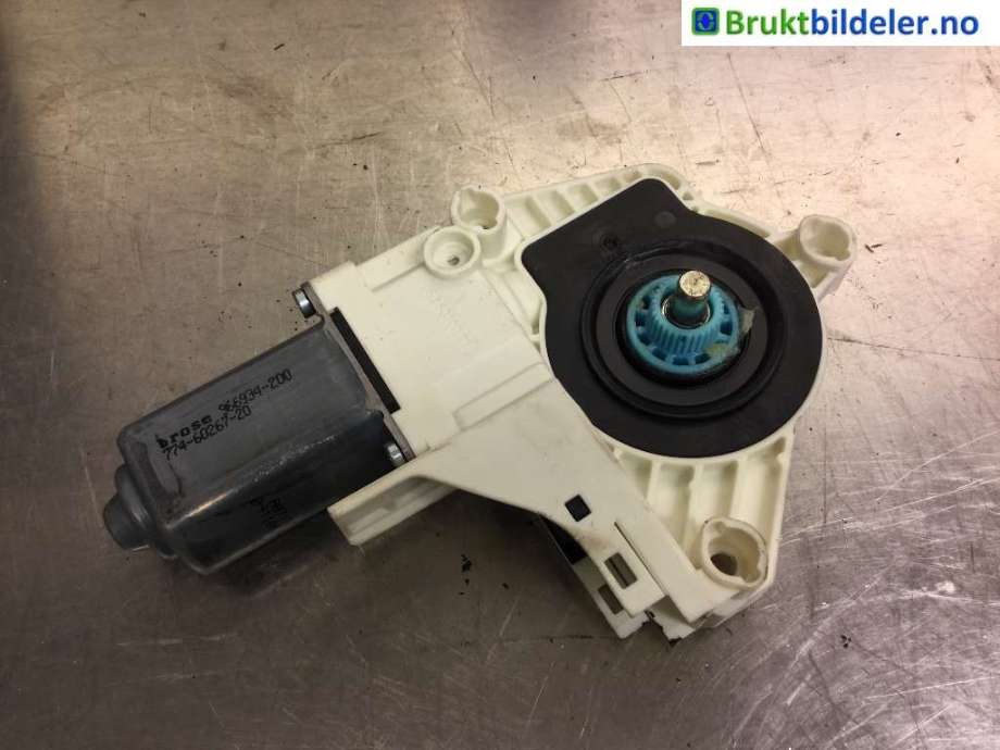 Ruteheis høyre foran til Audi A4 2007-2014 (Type IV) (B8) (B8) (AUDI|8K0 959 802 A|)