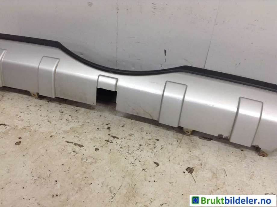 Støtfanger bak midtre del til Mitsubishi Pajero 2007-2016 (Type IV, Fase 1)  (MITSUBISHI|6410A315HA||6410A186)