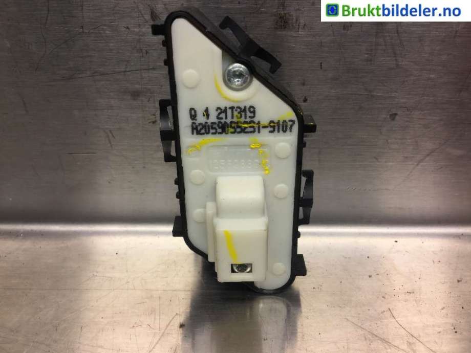 Bryter diverse til Mercedes GLC 2015-2022 (X253) (X253) (MERCEDES|A 205 905 52 51|)