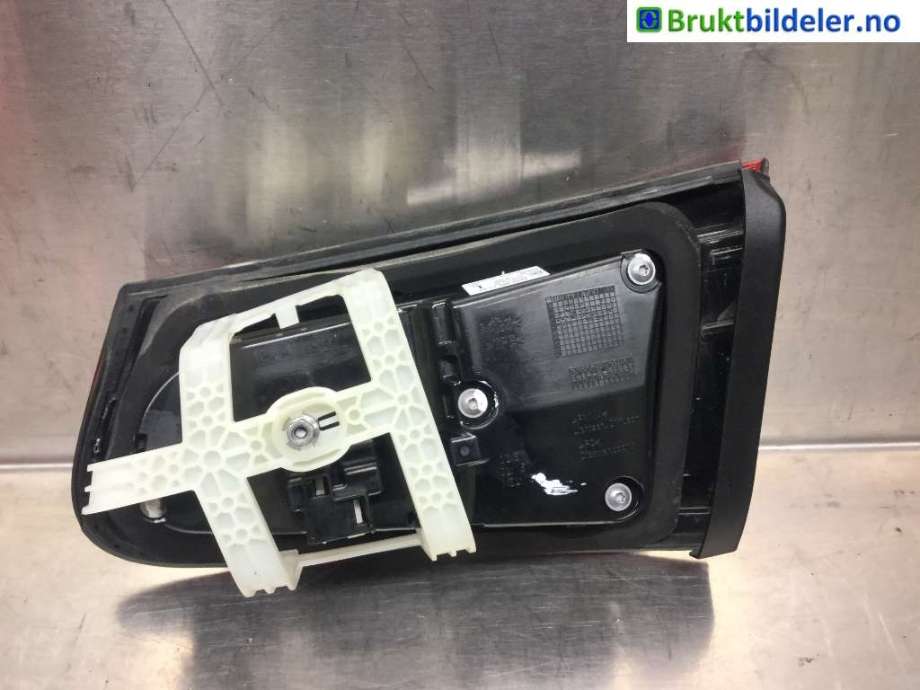 Baklykt venstre indre til Mercedes GLC 2015-2022 (X253) (X253) (MERCEDES|A 253 906 23 03|)