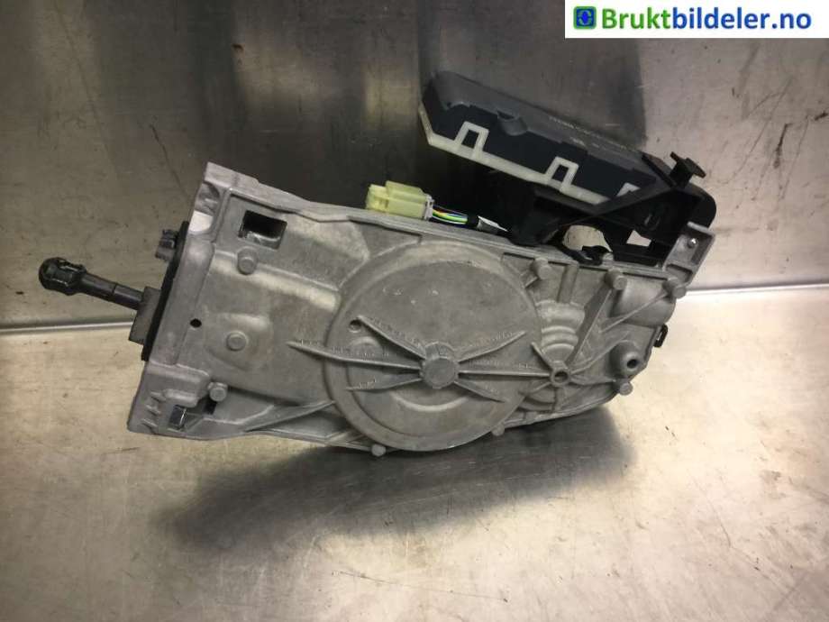 Baklukeåpner motor til Mercedes GLC 2015-2022 (X253) (X253) (MERCEDES|A 099 760 26 01|)
