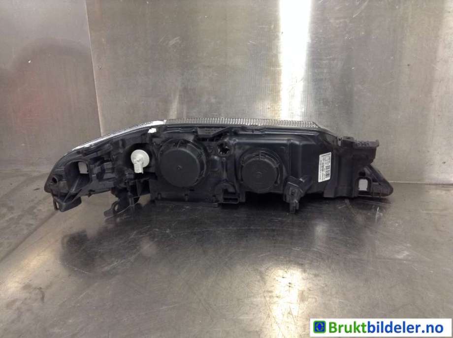 Frontlykt høyre halogen til Renault Laguna 2001-2005 (Type II, Fase 1)  (7701048927|)