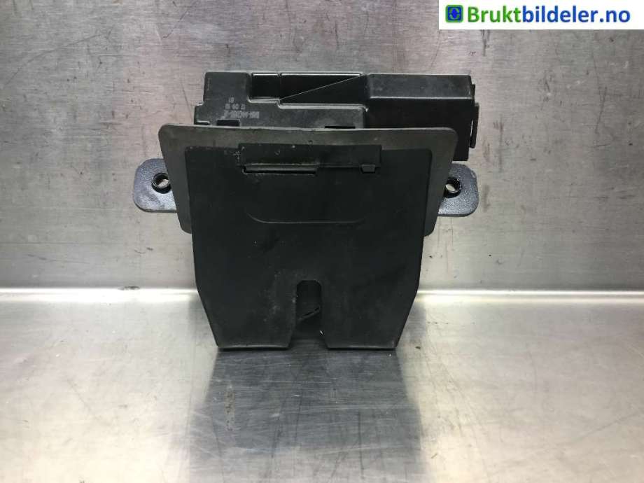 Baklukelås til Ford B-Max, 2012-2017  (FORD|8A61-A46420-AD)
