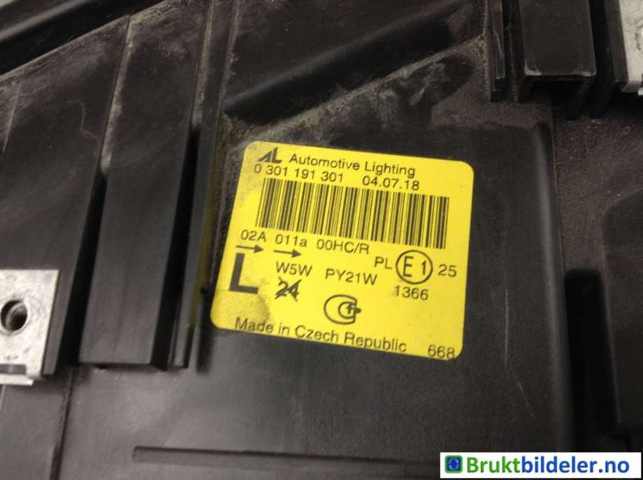 Frontlykt venstre halogen til VW Transporter / Caravelle 2003-2009 (Fase 1) (T5) (T5) (VOLKSWAGEN||0 301 191 301)