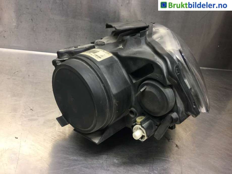 Frontlykt høyre halogen til VW Passat 2005-2010 (B6) (B6) (3C0 941 006 S|89316401|)