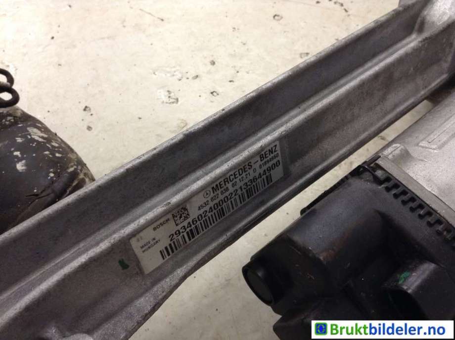 Tannstang elektrisk til Mercedes GLC 2015-2022 (X253) (X253) (MERCEDES|A 293 460 24 00|4 532 022 038|A 253 460 47 01)