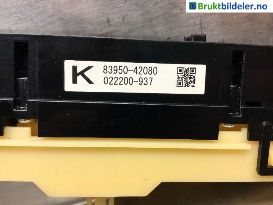 Bryter nødblink til Toyota RAV4 2013-2015 (Type IV, Fase 1)  (TOYOTA|83950-42080|)