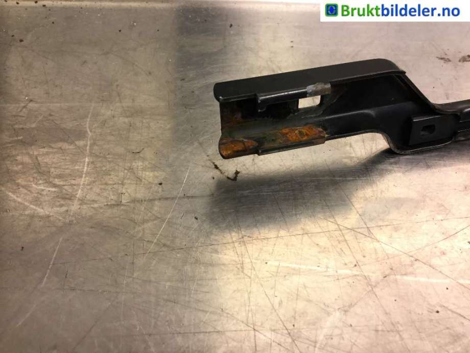 Viskerarmer frontrute til Ford Focus 2011-2014 (Type III, Fase 1) (FORD|BM5117526AB|)