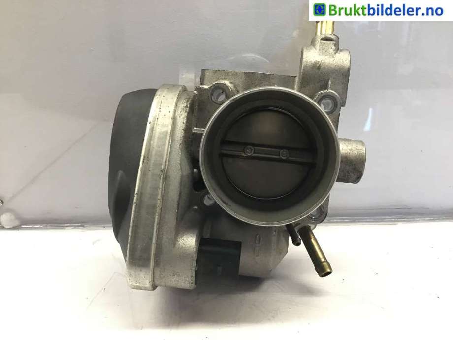 Spjeldhus til Audi A4, 2004-2008 (Type III) (B7) (B7) (AUDI|06B 133 062 P)