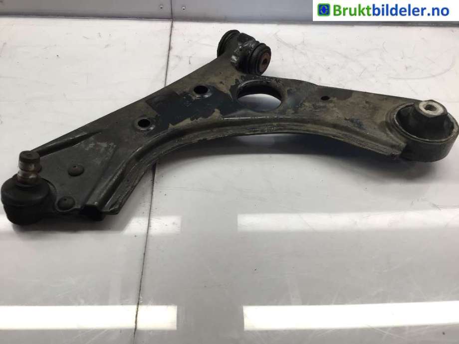Bærebru høyre foran nedre til Opel Combo D, 2012-2018  (OPEL|95514536)