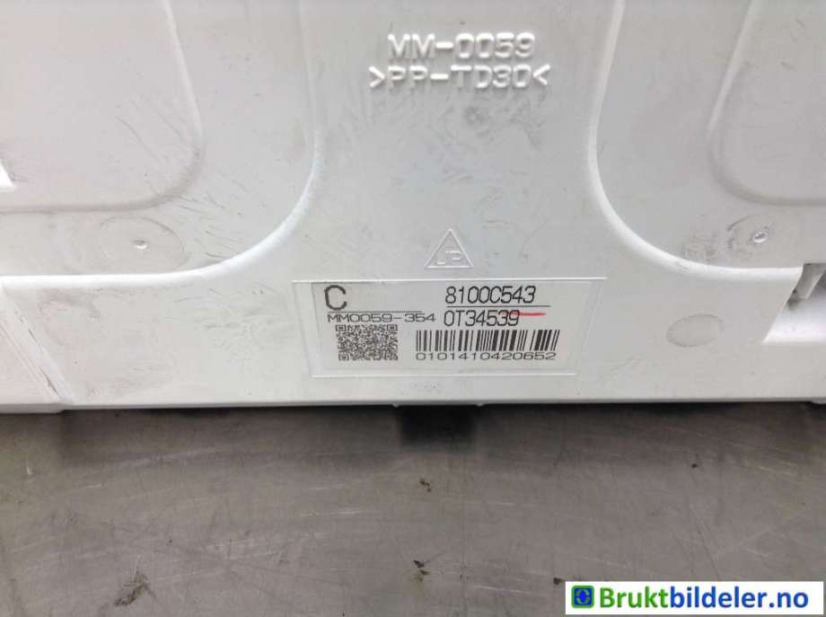 Instrumentpanel til Mitsubishi Outlander 2015-->> (Type III, Fase 2)  (MITSUBISHI|8100C543|)