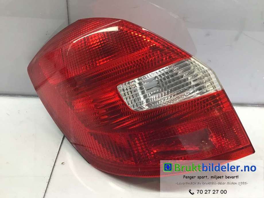 Baklykt venstre til Škoda Fabia, 2010-2014 (Type II, Fase 2)  (SKODA|5J6 945 095)