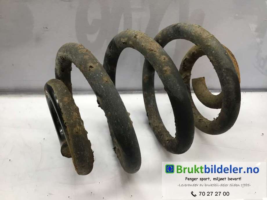 Fjær bak spiralfjær til VW Transporter / Caravelle, 1990-2003 (T4) (T4) (VOLKSWAGEN|701 511 105 C)