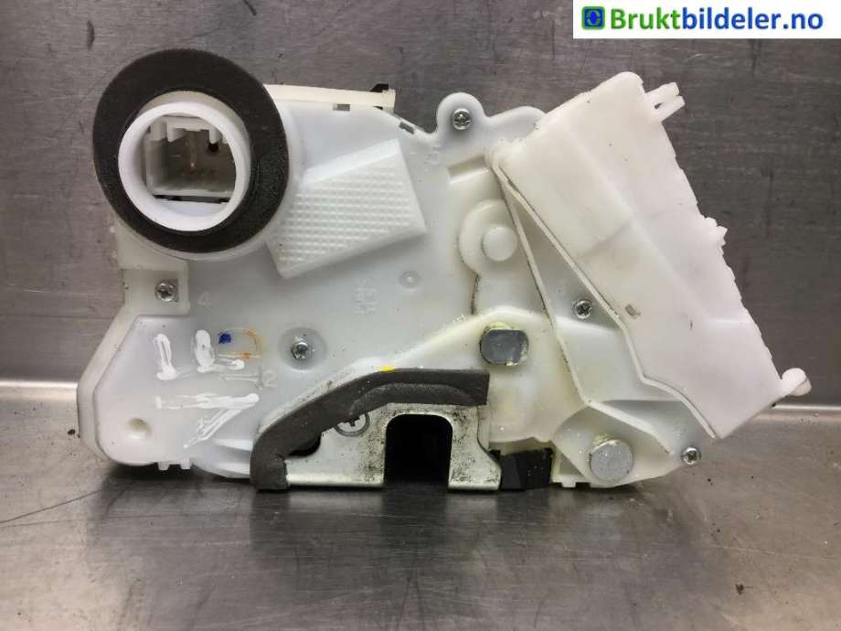Låsekasse venstre foran til Toyota Prius 2009-2016 (Type III) (COMBI) (COMBI) (TOYOTA|)