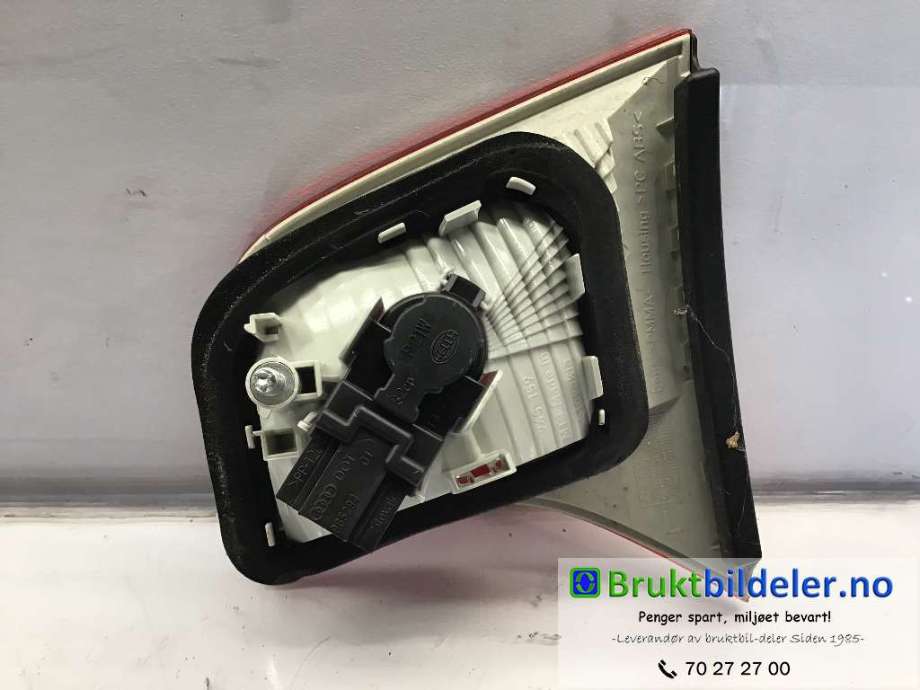 Baklykt venstre indre til Audi A4 2004-2008 (Type III) (B7) (B7) (AUDI|8E5 945 093 A|)