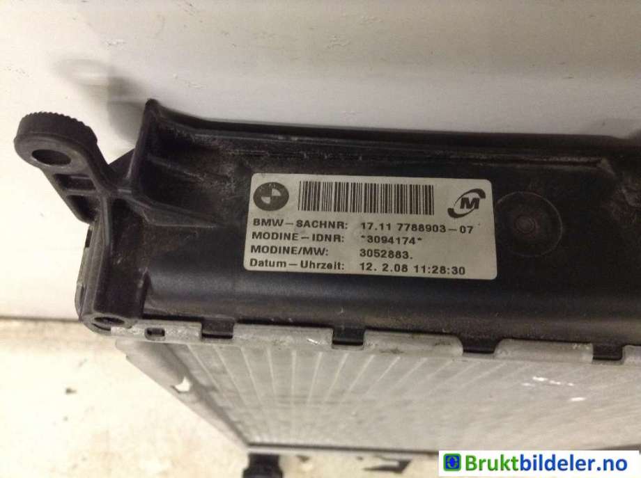 Radiator (manuell gir) til BMW 3-Serie 2005-2011 (E90/E91/E92/E93) (E90/E91/E92/E93) (BMW|17 11 7 788 903|)