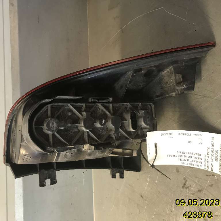 Baklykt venstre til Mercedes ML 1997-2005 (W163) (W163) (MERCEDES|A 163 820 01 64|)